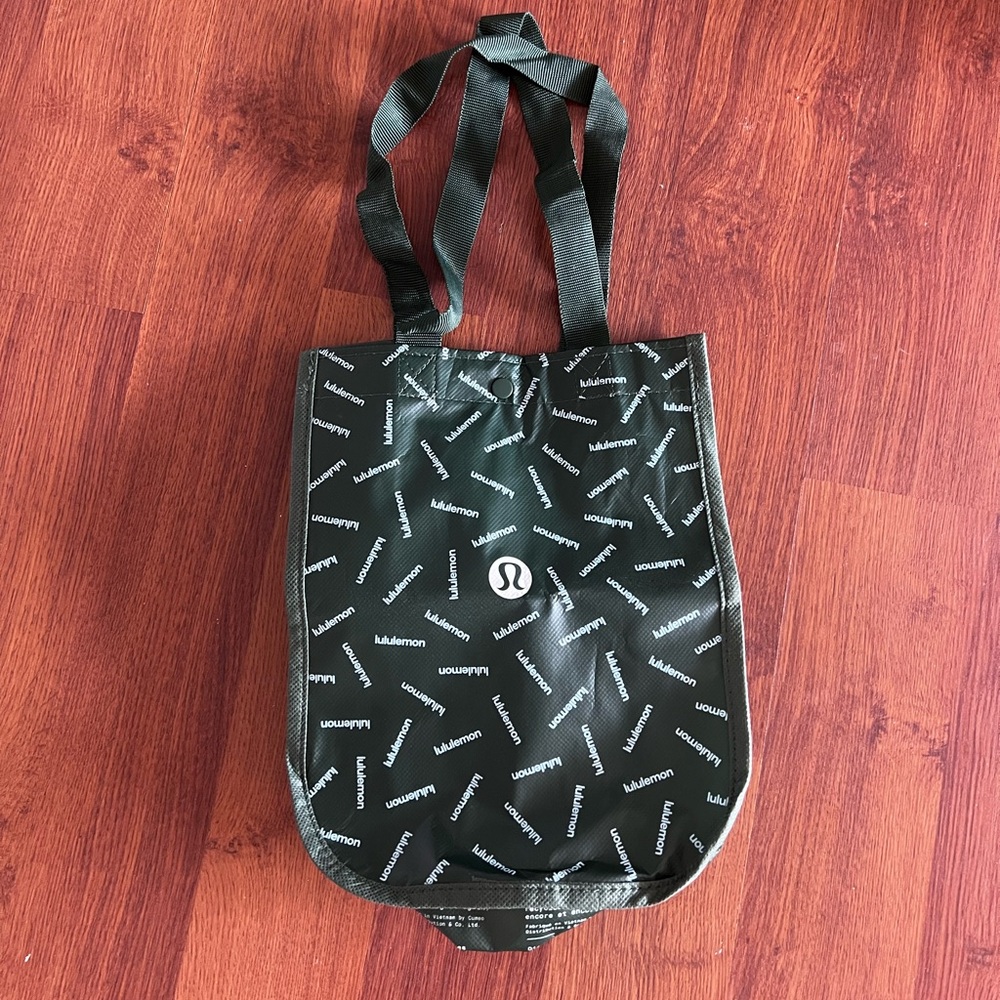 Brand new Lululemon reusable shopping bag